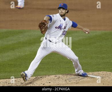 Queens, États-Unis. 18 septembre 2020. New York mets départ lanceur Steven Matz lance un terrain dans le deuxième repas contre les Braves d'Atlanta à Citi Field le vendredi 18 septembre 2020 à New York. Photo de John Angelillo/UPI crédit: UPI/Alay Live News Banque D'Images