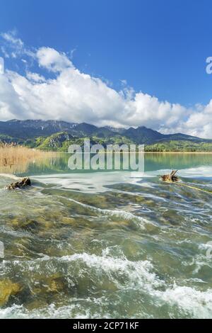 Kochelsee devant Herzogstand et Heimgarten, Kochel am See, haute-Bavière, Bavière, Allemagne Banque D'Images