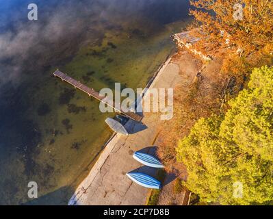 Bateaux sur le Staffelsee à Seehausen am Staffelsee, Blaues Land, haute-Bavière, Bavière, sud de l'Allemagne, Allemagne, Europe Banque D'Images