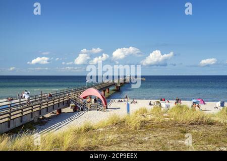 Plage à la jetée de Prerow, Fischland-Darß-Zingst, Mecklembourg-Poméranie occidentale, Allemagne, Europe Banque D'Images