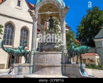 Fontaine sur la place Saint-Mang-Platz, Kempten, Allgäu, Bavière, Allemagne, Europe Banque D'Images