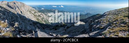 Vue panoramique de la piste jusqu'au sommet d'Olympus montagne Banque D'Images