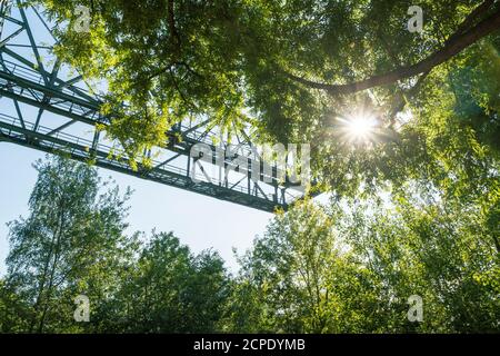 Duisburg, North Landscape Park, anciens ironneries, 'crocodile', rayons du soleil Banque D'Images