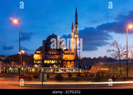 Turquie, Istanbul, Eminonu, Mosquée Yeni, heure bleue Banque D'Images