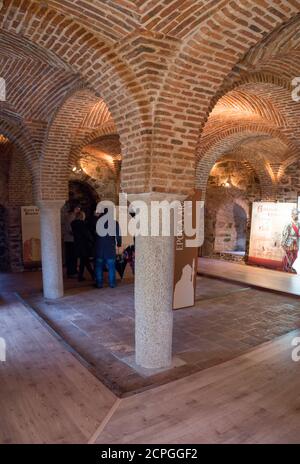 Caceres, Espagne - 22 novembre 2019 : la tour Bujaco à l'intérieur accueille maintenant le Centre d'interprétation des trois cultures Banque D'Images