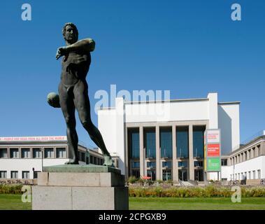 Sculpture discus thrameur, Musée allemand de l'hygiène, Dresde, Saxe, Allemagne, Europe Banque D'Images