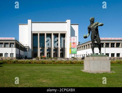 Sculpture discus thrameur, Musée allemand de l'hygiène, Dresde, Saxe, Allemagne, Europe Banque D'Images