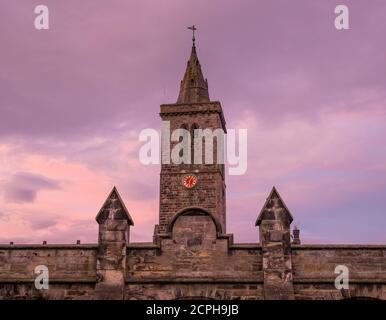 Nuit St Salvators Chapel Spire, St Salvators Chapel, Université de St Andrews, St Andrews, Fife, Écosse, Royaume-Uni, GB. Banque D'Images