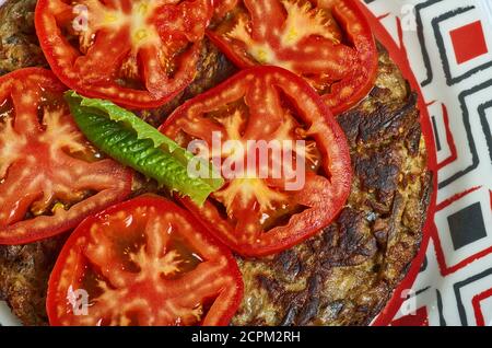 KooKoo Bademjan - frittata d'aubergine, plat persan Banque D'Images