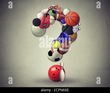 Le symbole questions sportives est un équipement avec un ballon de basket-ball de football tennis de football et ballon de golf en forme de point d'interrogation comme un concept pour decei Banque D'Images