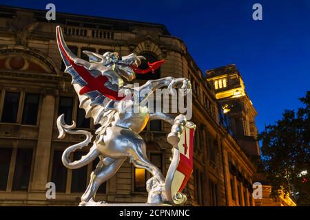 Angleterre, Londres, ville de Londres, statue de Griffin marquant Boundry de la ville de Londres Banque D'Images