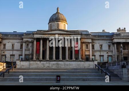 L'Angleterre, Londres, Trafalgar Square, la National Gallery Banque D'Images