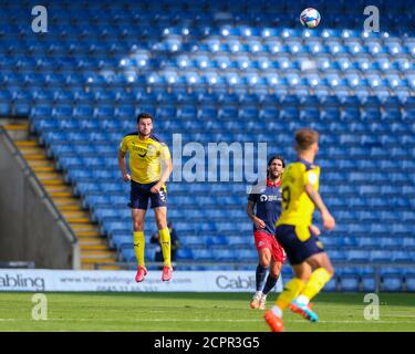 Oxford, Royaume-Uni. 19 septembre 2020. Elliott Moore, d'Oxford United, est à la tête du ballon lors de la Sky Bet League 1, un match à huis clos entre Oxford United et Sunderland au Kassam Stadium, à Oxford, en Angleterre, le 19 septembre 2020. Photo de Nick Browning/Prime Media Images. Crédit : Prime Media Images/Alamy Live News Banque D'Images