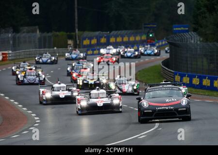 Le Mans, France. 19 septembre 2020. Voiture de premier plan, tour de formation pendant les 2020 24 heures du Mans, 7e tour du Championnat du monde d'endurance 2019-20 de la FIA sur le circuit des 24 heures du Mans, du 16 au 20 septembre 2020 au Mans, France - photo Thomas Fenetre / DPPI crédit: LM/DPPI/Thomas Fenetre/Alay Live News Banque D'Images