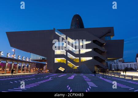 Barcelone, musée du design, architecture moderne, heure bleue Banque D'Images