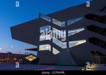 Barcelone, musée du design, architecture moderne, heure bleue Banque D'Images