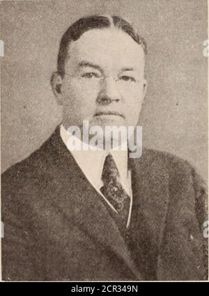 . Magazine des employés de Baltimore et de l'Ohio . CHANGEMENTS ET PROMOTIONS Eastern Lines Western Lines le 1er juin, F. G. Hoskins a été nommé surintendant de la division du terminal de Baltimore, le vice R. A. Grams, a démissionné. Le 1er mars, les nominations suivantes ont été effectuées : W. H. Clifton, agent d'achat adjoint; D. A. Williams, assistant de l'agent d'achat; H. P. McQuilkin, agent de stockage général. Le siège social de ces agents est à Baltimore. W. H. CliftonAgent d'achat adjoint le 1er mars, J. C. Kimes a été nommé agent de fret de la division, le siège étant à Cincinnati, le vice H. E. DuBois, a accordé leaveof Banque D'Images