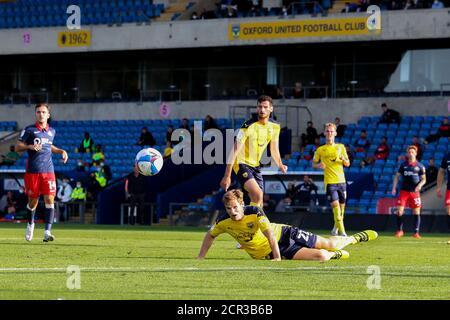 Oxford, Royaume-Uni. 19 septembre 2020. Rob Atkinson, d'Oxford United, est à l'honneur lors du match à huis clos de la Sky Bet League 1 entre Oxford United et Sunderland au Kassam Stadium, à Oxford, en Angleterre, le 19 septembre 2020. Photo de Nick Browning/Prime Media Images. Crédit : Prime Media Images/Alamy Live News Banque D'Images