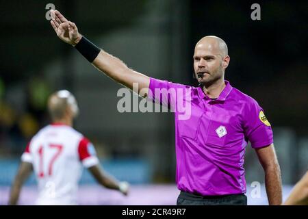 VENLO, PAYS-BAS - SEPTEMBRE 18 : arbitre Rob Dieperink lors du match Eredivisie entre VVV Venlo et le FC Utrecht au stade Covebo - de Koel le 18 septembre 2020 à Venlo, pays-Bas. *** Légende locale *** Rob Dieperink Banque D'Images