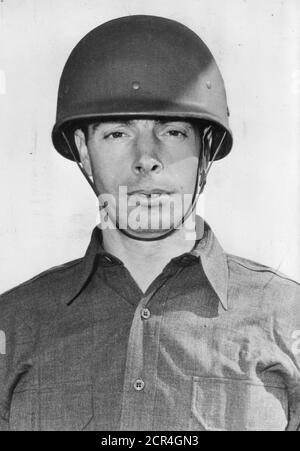 Gros plan de Joe DiMaggio (1914-1999), joueur privé et de baseball de l'armée américaine, 1943. (Photo par US Army/RBM Vintage Images) Banque D'Images