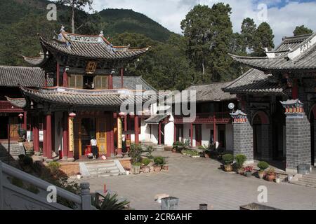 Culte de l'après-midi au temple de Zhusheng, Jizushan, Yunnan, Chine 8 octobre 2009 Banque D'Images