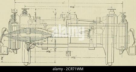 . Journal de l'ingénieur américain et du chemin de fer . oceux utilisés sur le chariot à moteur, sauf pour de légères différences dans la conception des supports pour suspendre le ressort planket les supports de frein et aussi des supports aux extrémités avant fixation au châssis latéral. La lame de ressort est de la sameconconstruction comme celle sur le chariot à moteur. Les essieux sont de série M. C. B. avec des tourillons de 5 x 9 in..les boîtiers de tourillon Symington sont utilisés avec une cosse moulée à l'extrémité inférieure avant pour transporter la poutre à laquelle les troisième bancs de longeron sont fixés. L'application du gréage de frein est clairement indiquée dans les dessins. La barre Banque D'Images
