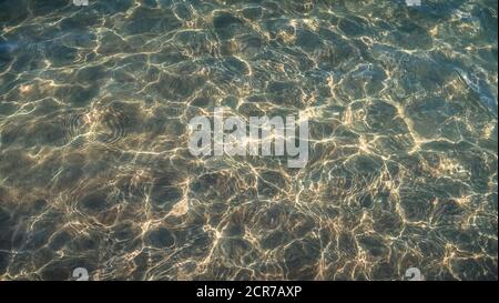 L'eau de mer transparente à Narbonne Plage en été Banque D'Images