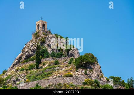 Europe, Italie, Toscane, Paysage toscan, province de Sienne, Campiglia d'Orcia, Rocca di Campigliola, Église sur la montagne, Banque D'Images