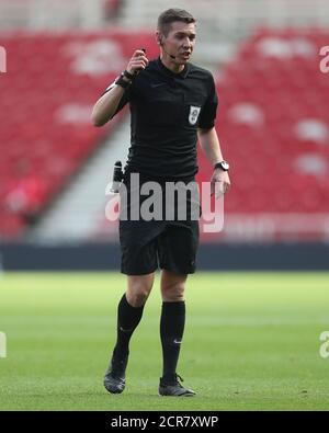 MIDDLESBROUGH, ANGLETERRE. 19 SEPTEMBRE 2020 l'arbitre Matt Donohue lors du match de championnat Sky Bet entre Middlesbrough et Bournemouth au stade Riverside, Middlesbrough. (Credit: Mark Fletcher | MI News) Credit: MI News & Sport /Alay Live News Banque D'Images