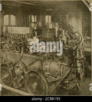 . American ENGINEER and Railroad journal . whena réussi le voyage a été fait de Schenectady à Saratoga, N. Y., et retour. Bien que la voiture n'ait pas été dédicationnée pour une vitesse particulièrement élevée, le temps de course moyen était de 35 milles à l'heure et, à plusieurs reprises, il a atteint une vitesse de plus de 40 milles à l'heure. La course a été particulièrement lisse, aucune vibration n'a été notée et l'accélération a été rapide et lisse. La lit e Steel-Concrete Stack.—le béton le plus laigest et le plus élevé au monde vient de se terminer à la Butte ReductionWorks, Butte, Mont. L'intérieur di-ameter à la fois le haut et le bas is18 f Banque D'Images