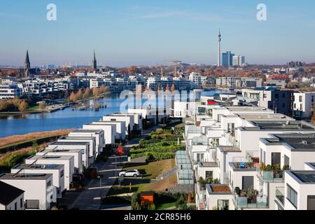 Nouvelle propriété sur le lac Phoenix, région de la Ruhr, Rhénanie-du-Nord-Westphalie, Dortmund, Allemagne Banque D'Images