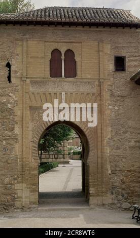 FACHADA OESTE DE LA PUERTA DEL VINO - SIGLO XIV EMPLACEMENT : ALHAMBRA-PUERTA DEL VINO. GRENADE. ESPAGNE. Banque D'Images