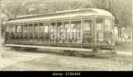 . Journal de chemin de fer de la rue . INTÉRIEUR DES côtés DE VOITURE FERMÉS STANDARD quinze wagons ouverts à dix bancs, fabriqués par la Massa-chusetts car Company, équipés de camions simples, fabriqués. Banque D'Images