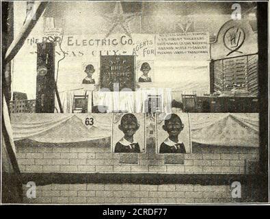 . Journal de chemin de fer de la rue . EXPOSITION DU CHRISTENbeen ENGINEERING CO. J. H. STEDMAN, de Rochester, était un éminent et un agent populaire à la convention, et avec un nombre supplémentaire de bonnes nouvelles. Il a également fait de bonnes affaires dans ses billets de transfert. LA COMPAGNIE DE FILS JOHN A. ROEBLINGS, de Trenton, N. J., n'avait pas d'exposition, mais la représentation compétente de Marston R. Cockey, de New York; G. W. Swan, de New York, et U. G. Tingley, de Trenton, N. J., ainsi que la réputation de la compagnie, ont rendu une exposition inutile. LA COMPAGNIE D'ÉQUIPEMENT FERROVIAIRE ÉLECTRIQUE, de Cincinnati, a exposé sa nouvelle Slow- Banque D'Images