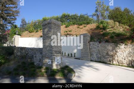 Los Angeles, Californie, États-Unis 19th septembre 2020 Une vue générale de l'ancienne maison de l'actrice Katharine Hepburn, la chanteuse Nelson Eddy et Rupert Murdoch au 1330 Angelo Drive le 19 septembre 2020 à Los Angeles, Californie, États-Unis. Photo par Barry King/Alay stock photo Banque D'Images