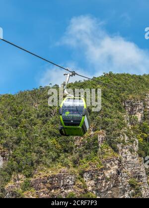 Langkawi, Malaisie - 30 novembre 2019: Téléphérique et cabine de téléphérique, est l'une des principales attractions de l'île de Langkawi, Kedah, Malaisie. Banque D'Images