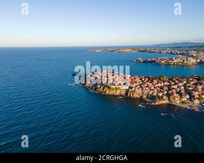 Vue aérienne au coucher du soleil de la vieille ville de Sozopol, région de Burgas, Bulgarie Banque D'Images