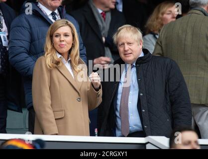 Le Premier ministre Boris Johnson et la fiance Carrie Symonds à Twickenham. Angleterre contre pays de Galles. 7/3/2020. CRÉDIT PHOTO : © MARK PAIN / PHOTO DE STOCK D'ALAMY Banque D'Images