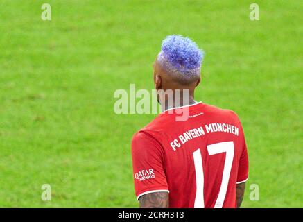 Football Munich - Schalke, Munich 18 septembre 2020. Jerome BOATENG (FCB 17) cheveux colorés FC BAYERN MUENCHEN - FC SCHALKE 04 - les RÈGLEMENTS DFL INTERDISENT TOUTE UTILISATION DE PHOTOGRAPHIES comme SÉQUENCES D'IMAGES et/ou QUASI-VIDÉO - 1.German Soccer League , Munich, 18 septembre 2020. Saison 2020/2021, match 01, FCB, München, Munich © Peter Schatz / Alay Live News Banque D'Images