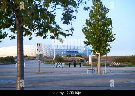 Football Munich - Schalke, Munich 18 septembre 2020. Allianz Arena FC BAYERN MUENCHEN - FC SCHALKE 04 8-0 - les RÈGLEMENTS DFL INTERDISENT TOUTE UTILISATION DE PHOTOGRAPHIES comme SÉQUENCES D'IMAGES et/ou QUASI-VIDÉO - 1.Ligue allemande de football, Munich, 18 septembre 2020. Saison 2020/2021, match 01, FCB, München, Munich © Peter Schatz / Alay Live News Banque D'Images