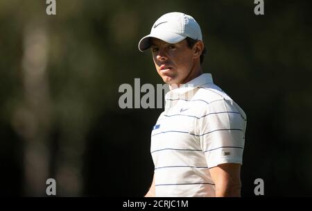 Rory McIlroy pendant la deuxième journée du championnat BMW PGA au club de golf de Wentworth, Surrey. CRÉDIT PHOTO : © MARK PAIN / PHOTO DE STOCK D'ALAMY Banque D'Images