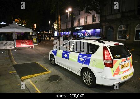 Swansea, pays de Galles, Royaume-Uni. 19 septembre 2020 les gens sur Swansea, Wind Street, dans le sud du pays de Galles comme les étudiants retournent dans la ville et les gens frappent la rue et Banque D'Images