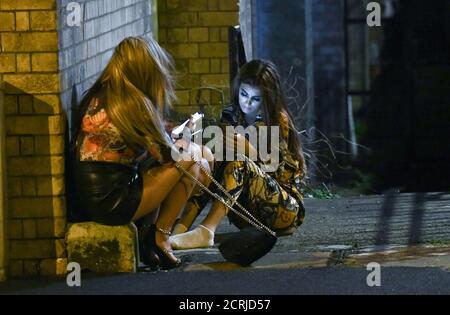 Swansea, pays de Galles, Royaume-Uni. 19 septembre 2020 les gens sur Swansea, Wind Street, dans le sud du pays de Galles comme les étudiants retournent dans la ville et les gens frappent la rue et Banque D'Images