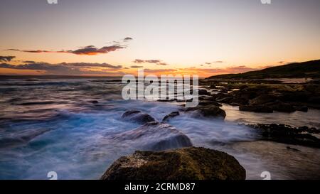 Vue sur Cronulla et coucher de soleil dans le parc national de Kamay Botany Bay Banque D'Images