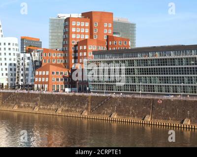 Architecture intéressante dans le port Media à Duesseldod Banque D'Images