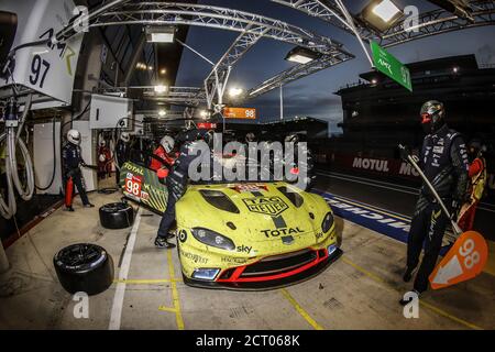 98 Dalla Lana Paul (CAN), Farfus Augusto (BRA), Gunn Ross (gbr), Total, Aston Martin Racing, Aston Martin Vantage AMR, action, arrêt à la fosse en 202 Banque D'Images