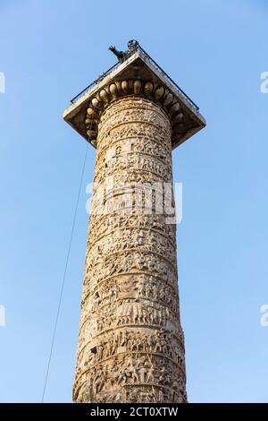 La colonne de Marcus Aurelius, Piazza Colonna, Rome, Italie, Europe Banque D'Images