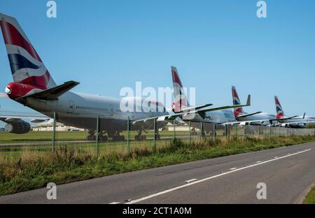 Kemble, Gloucestershire, Angleterre, Royaume-Uni. 2020. British Airways 747 s'aligne pour le démontage à l'aéroport de Cotswold en raison de l'épidémie de Covid. Banque D'Images