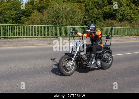 2004 Yamaha 1600cc croiseur PN04AOL; motard; transport à deux roues, motos, véhicule, routes, motos, motards motocyclisme à Chorley, Royaume-Uni Banque D'Images