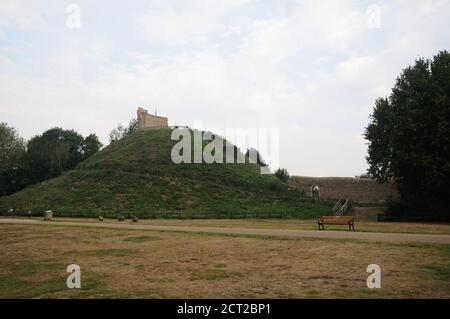 Château de Clare à Clare, Parc du Château, Clare, Suffolk, a été construit pour la première fois au XIe siècle. Banque D'Images